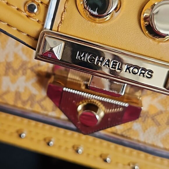 NWT Michael Kors Marigold crossbody/shoulder bag - Picture 7 of 10